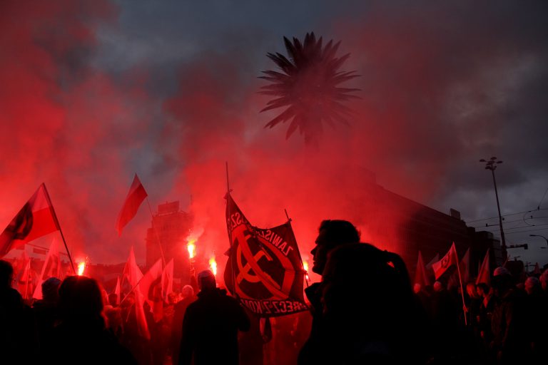 Nie wyciąga się ręki po to, by wypowiedzieć wojnę